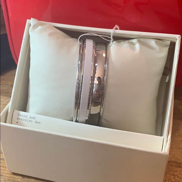 Bracelets - Picture 3 of 3